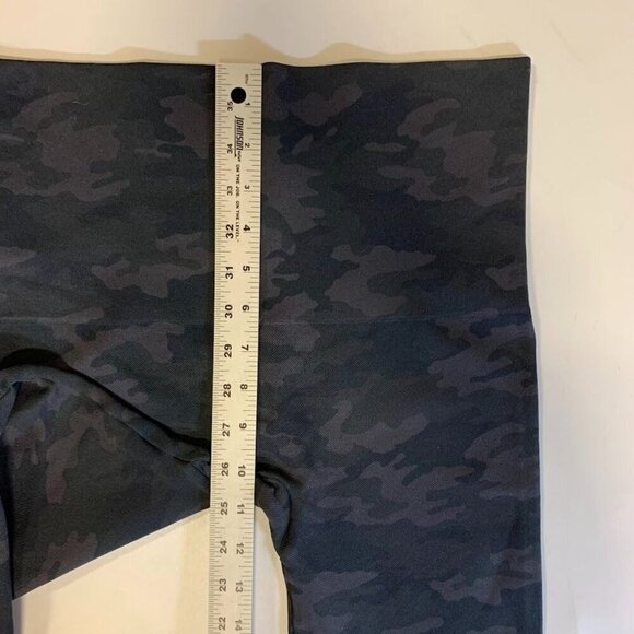 Spanx‎ Women's Camo Seamless Stretch Outdoor Hiking Cropped Leggings Size XL - Picture 11 of 12